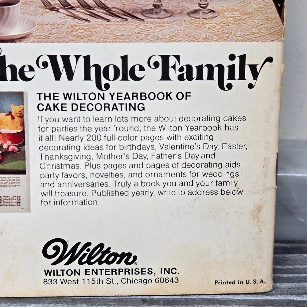 Basic Cake Decorating The Wilton Way Booklet‎ 1975 Vintage Cake Instruction Book